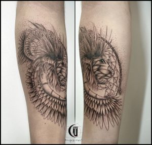 Lion Piège à rêve Tatouage fait par Ymagyne à La Cabane à Tattoo