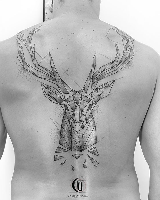 Cerf Tattoo, Tatouage fait par Ymagyne à La Cabane à Tattoo